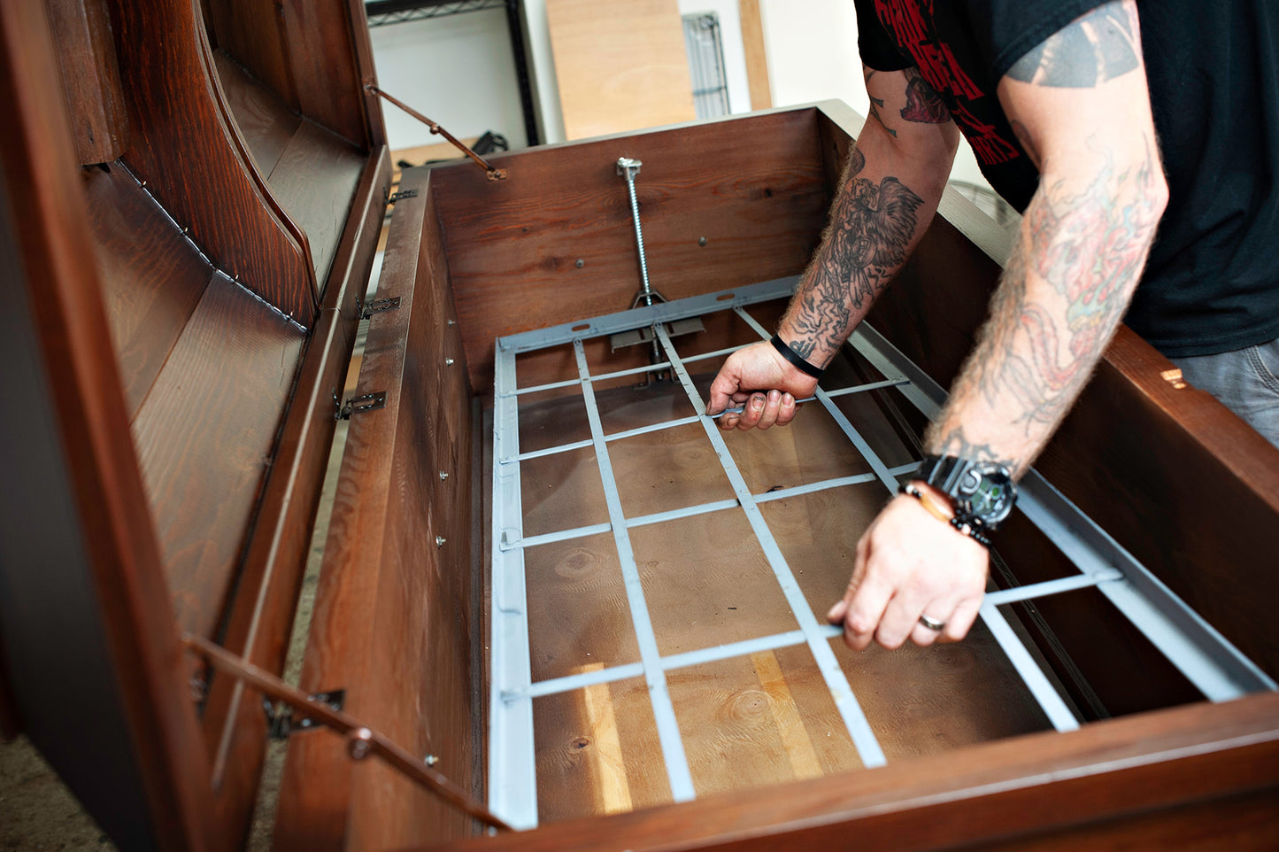 Adjustable Bed for Caskets