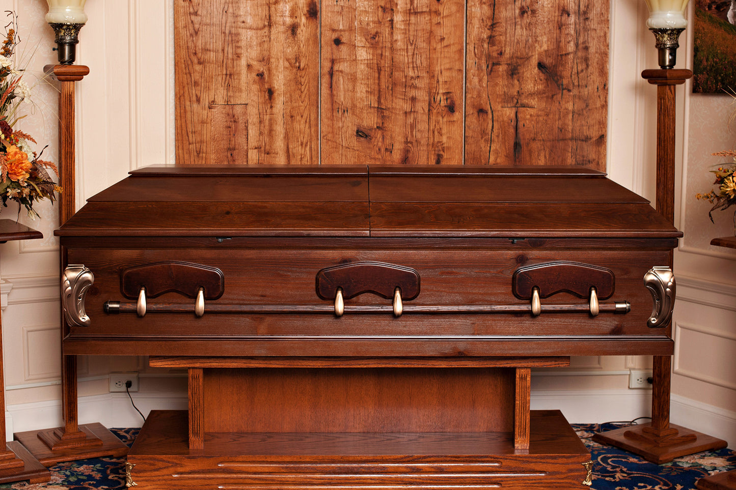 Classic Casket Corner, Queen Anne