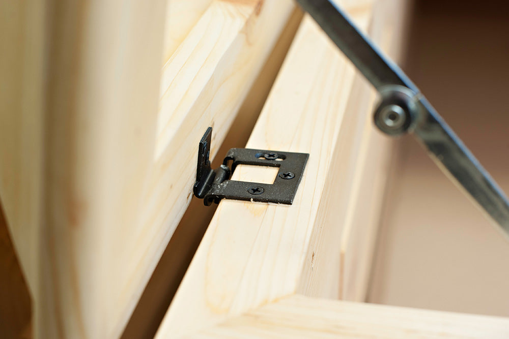 Separable Hinges for Casket Lids